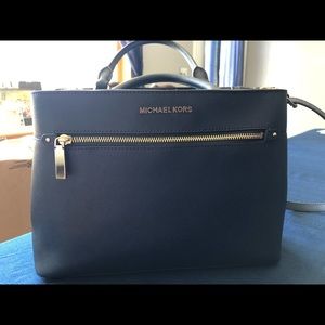 Michael Kors navy handbag outside zipper